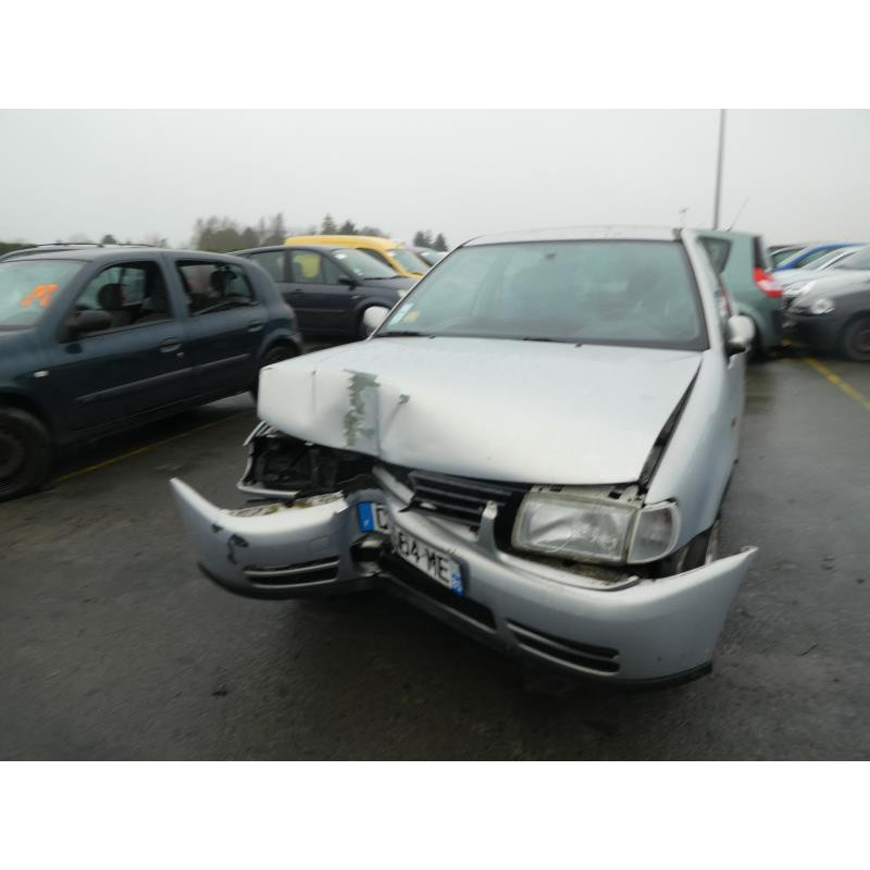Pretensionneur de ceinture avant gauche VOLKSWAGEN POLO 3 Photo n°4