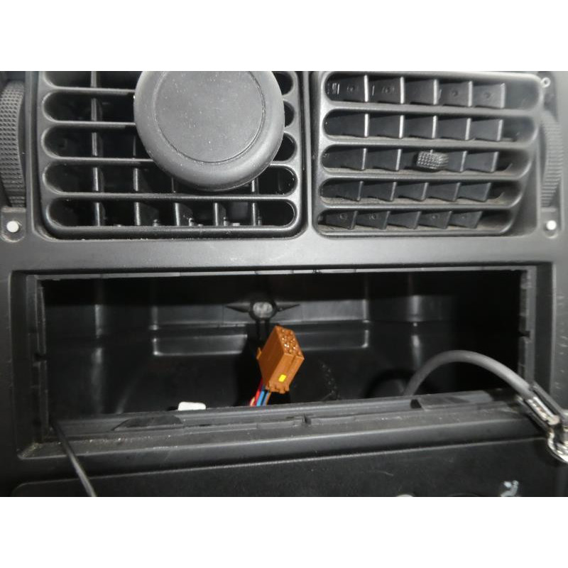 Pretensionneur de ceinture avant gauche VOLKSWAGEN POLO 3 Photo n°9