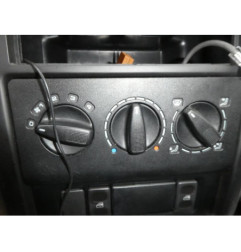 Pretensionneur de ceinture avant gauche VOLKSWAGEN POLO 3
