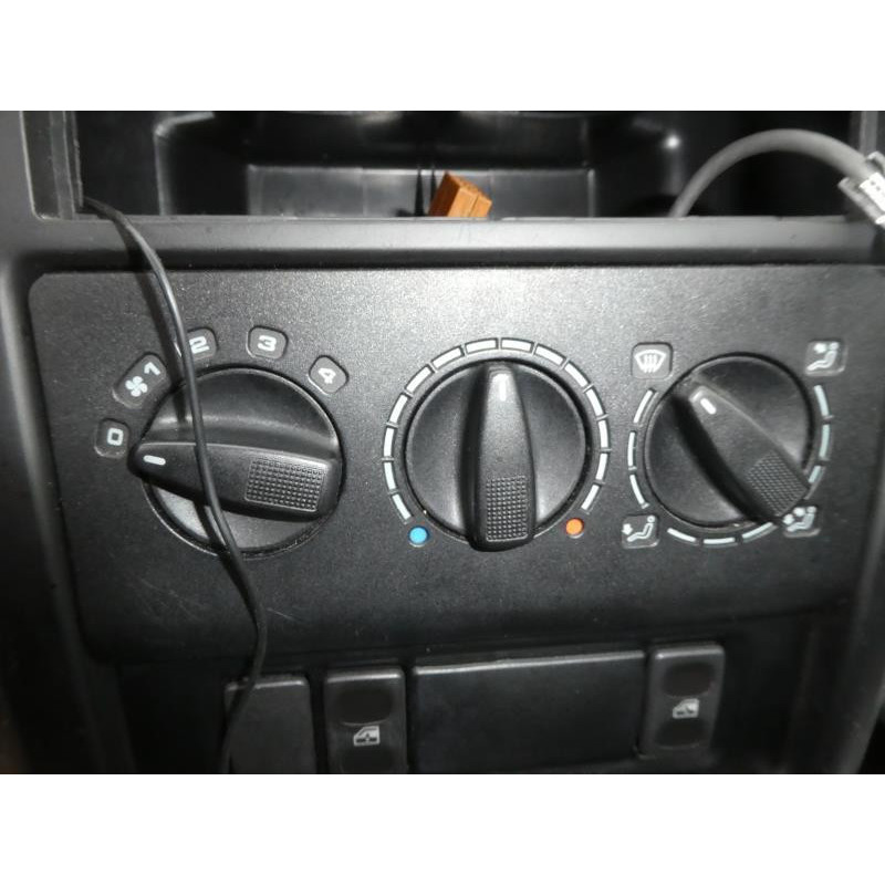 Pretensionneur de ceinture avant gauche VOLKSWAGEN POLO 3 Photo n°15