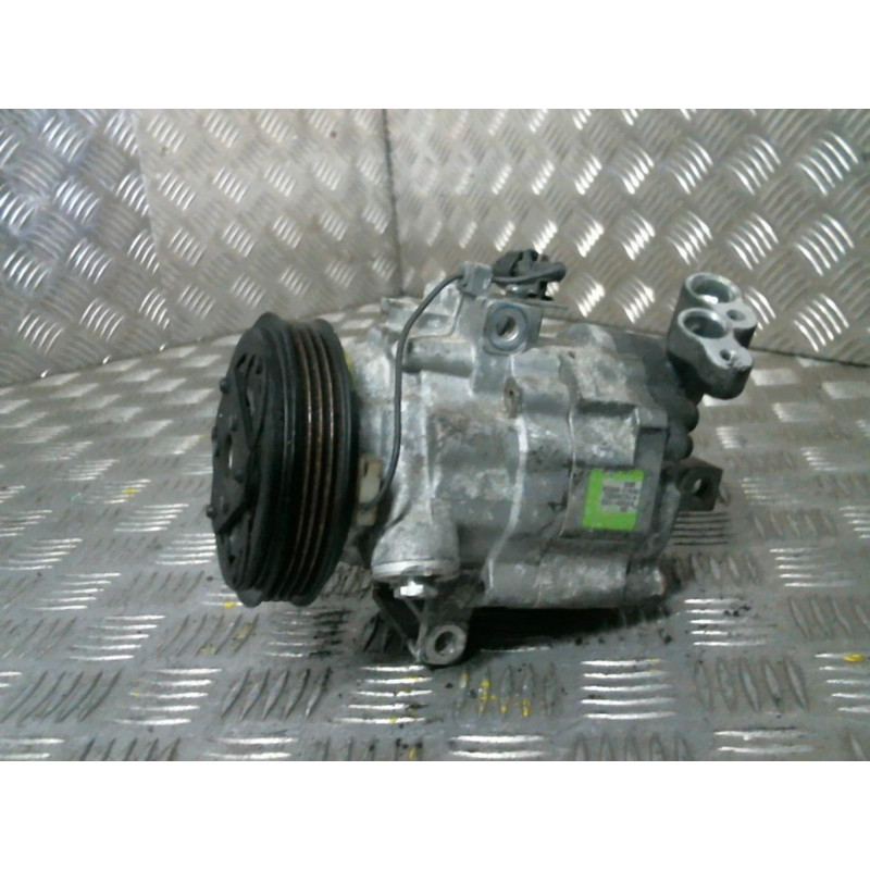Compresseur clim SUZUKI SPLASH Photo n°1