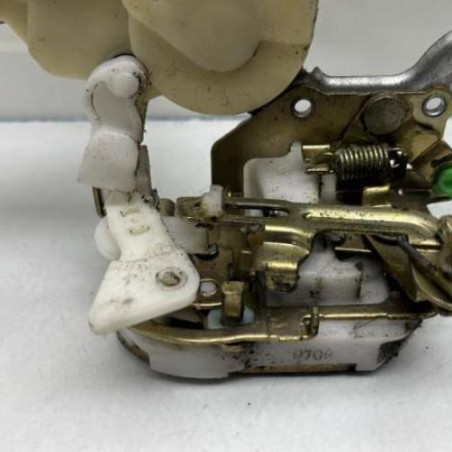 Serrure avant gauche TOYOTA YARIS 1