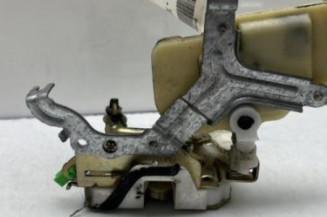 Serrure avant gauche TOYOTA YARIS 1