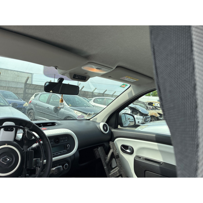 RENAULT TWINGO 3 PHASE 1 1.0i - 12V SCE 70 Photo n°12