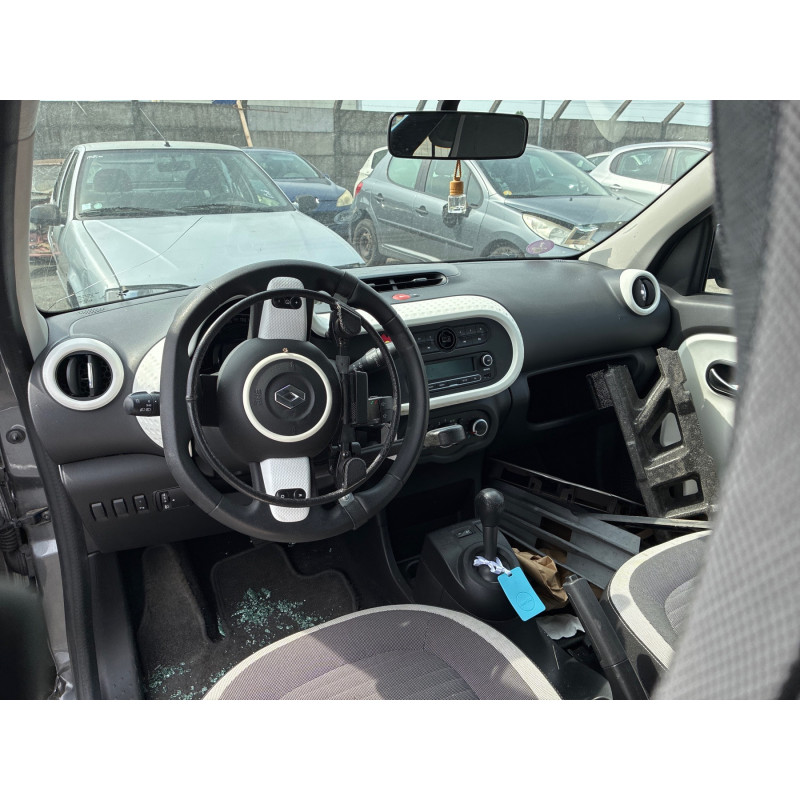 RENAULT TWINGO 3 PHASE 1 1.0i - 12V SCE 70 Photo n°13