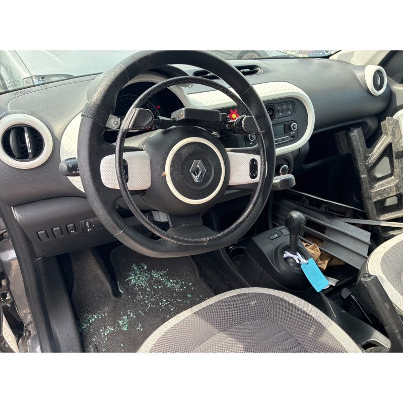 RENAULT TWINGO 3 PHASE 1 1.0i - 12V SCE 70 Photo n°24