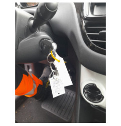 Interrupteur de leve vitre avant droit PEUGEOT 208 1