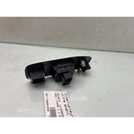 Interrupteur de leve vitre avant gauche PEUGEOT 208 1
