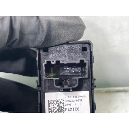 Interrupteur de leve vitre arriere droit FORD FIESTA 7