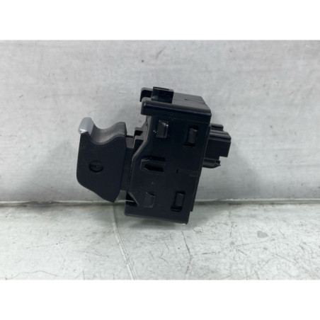 Interrupteur de leve vitre arriere gauche FORD FIESTA 7 Photo n°1