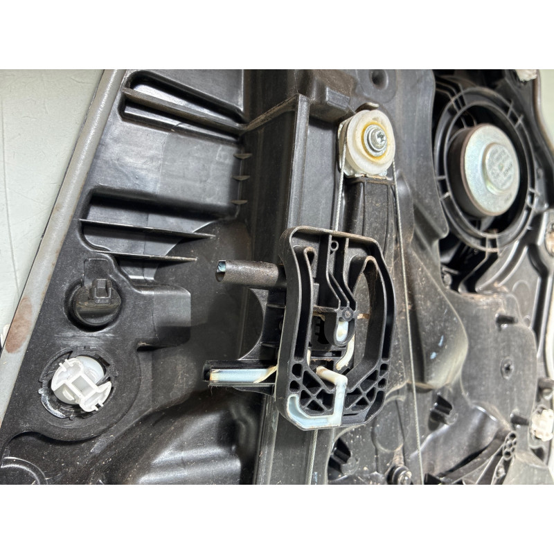 Leve vitre electrique arriere gauche FORD FIESTA 7 Photo n°4
