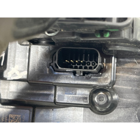 Serrure avant droit FORD FIESTA 7