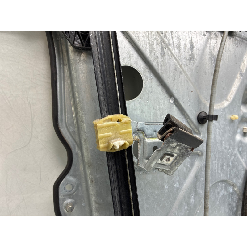 Leve vitre electrique avant droit VOLKSWAGEN TRANSPORTER 5 Photo n°4