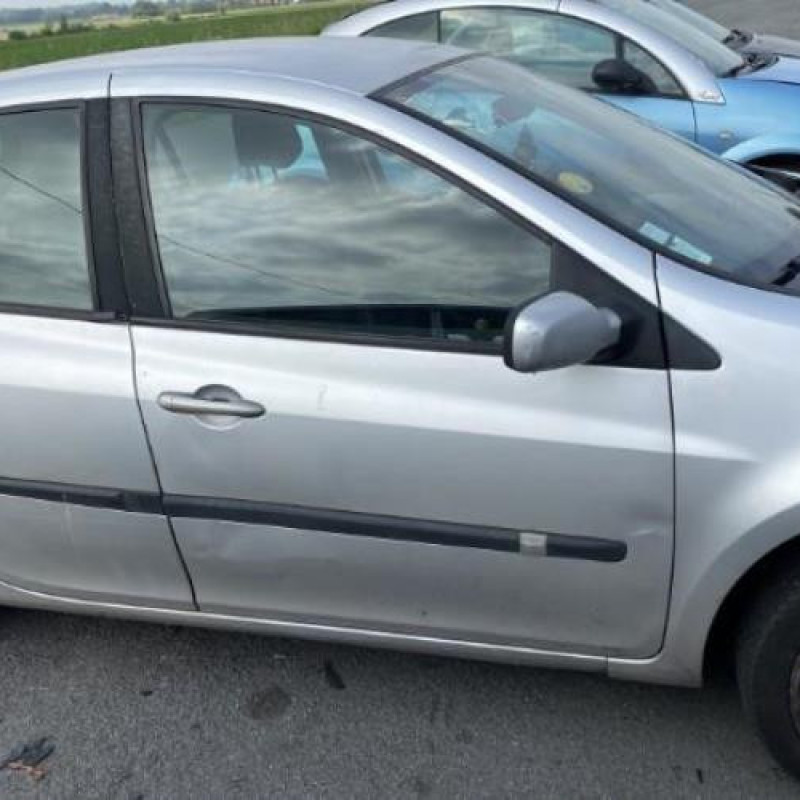 Pretensionneur de ceinture arriere gauche RENAULT CLIO 3 Photo n°8