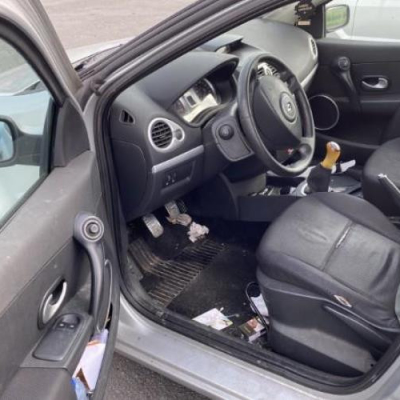 Pretensionneur de ceinture arriere gauche RENAULT CLIO 3 Photo n°9