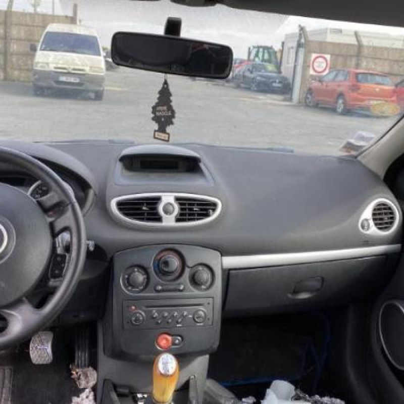 Pretensionneur de ceinture arriere gauche RENAULT CLIO 3 Photo n°12