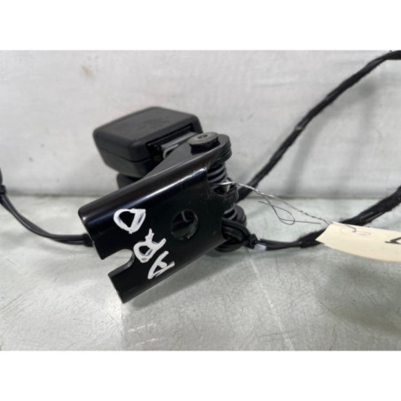 Attache ceinture arriere droit FORD FIESTA 7