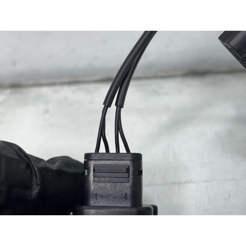 Attache ceinture arriere droit FORD FIESTA 7 Photo n°3