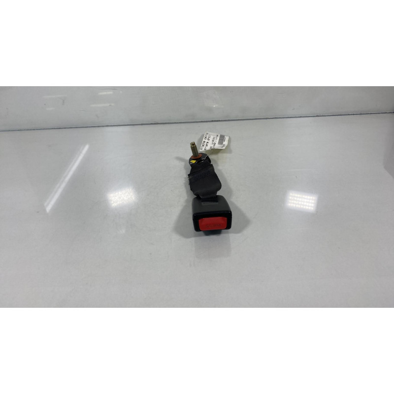 Attache ceinture arriere droit HYUNDAI MATRIX Photo n°3