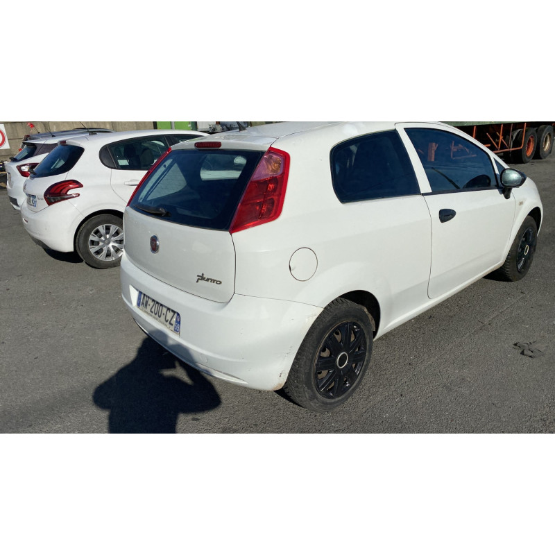Capot FIAT GRANDE PUNTO Photo n°9