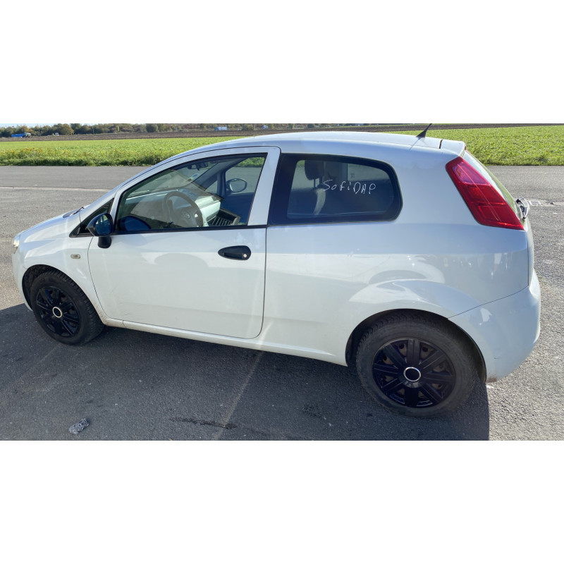 Capot FIAT GRANDE PUNTO Photo n°12