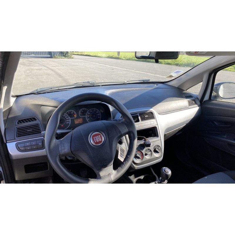 Capot FIAT GRANDE PUNTO Photo n°19