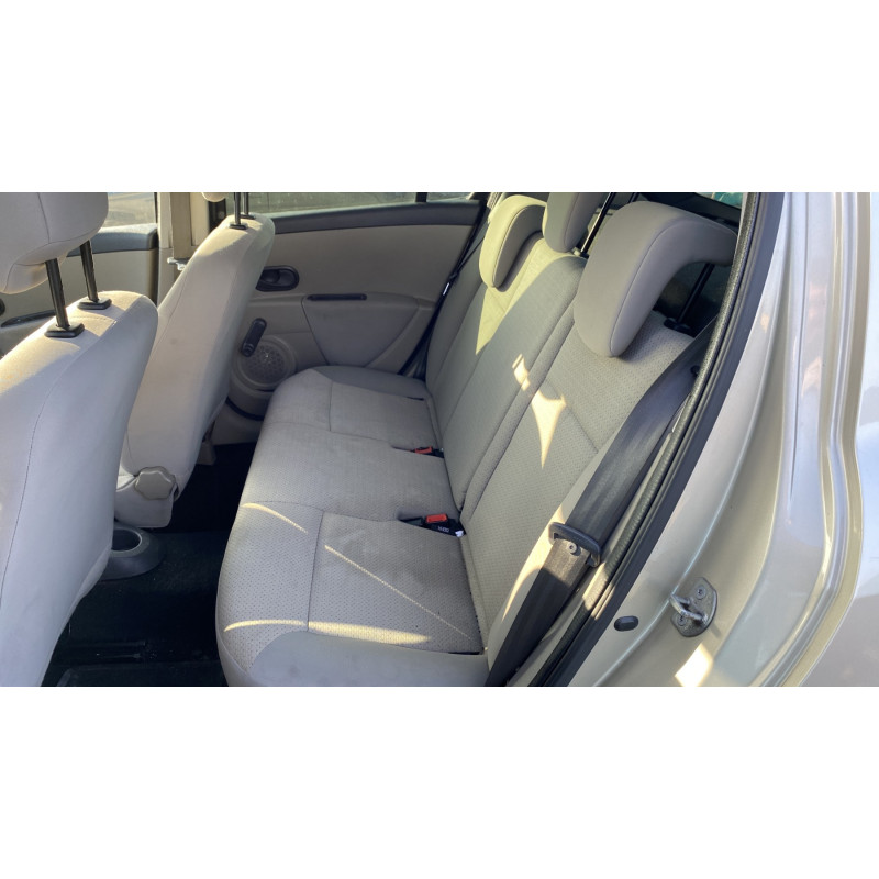 Pretensionneur de ceinture avant droit RENAULT CLIO 3 Photo n°16