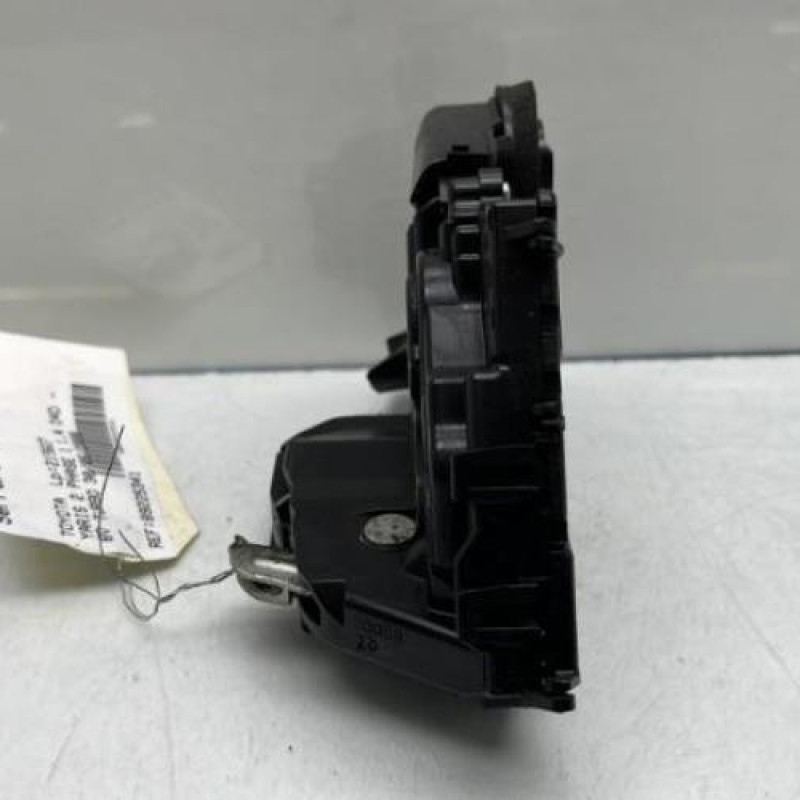 Serrure avant droit TOYOTA YARIS 2 Photo n°4