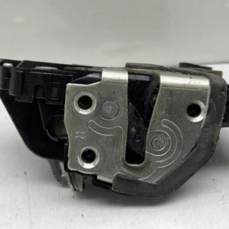 Serrure avant droit TOYOTA YARIS 2 Photo n°8