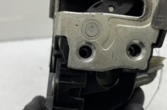 Serrure avant droit TOYOTA YARIS 2