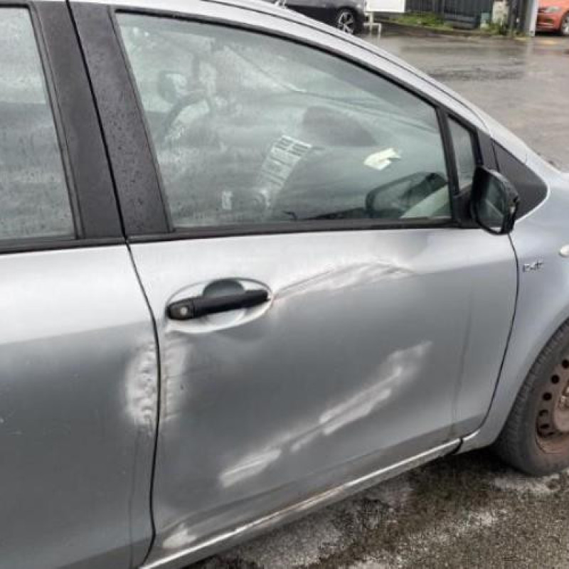 Serrure avant droit TOYOTA YARIS 2 Photo n°16
