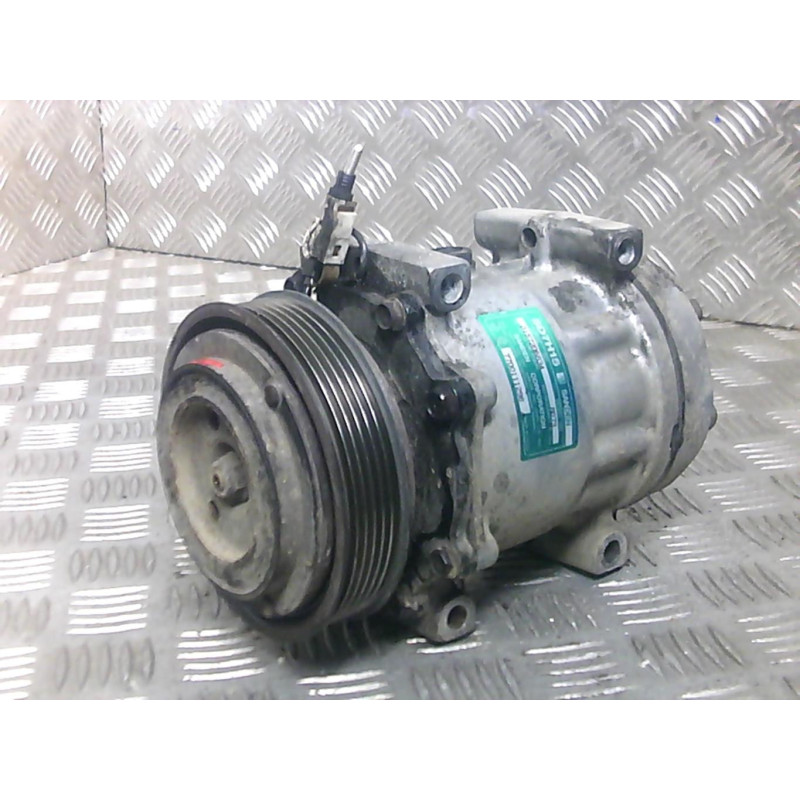 Compresseur clim RENAULT LAGUNA 1 Photo n°3