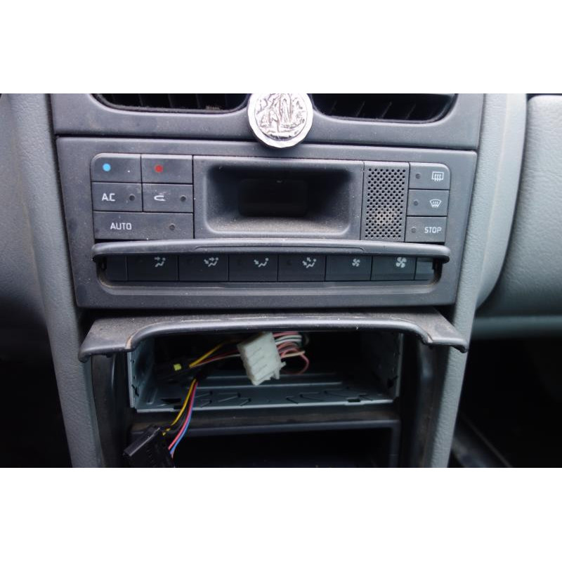 Compresseur clim RENAULT LAGUNA 1 Photo n°10
