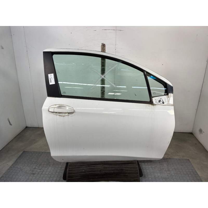 Porte avant droit TOYOTA YARIS 3 Photo n°1