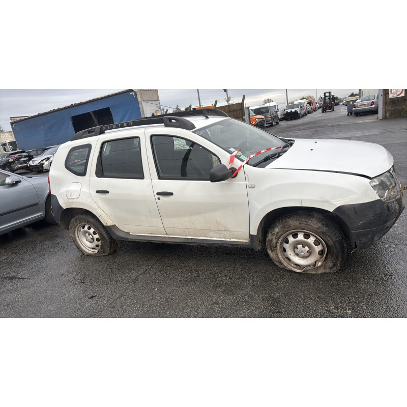 Vitre arriere gauche DACIA DUSTER 1 Photo n°8