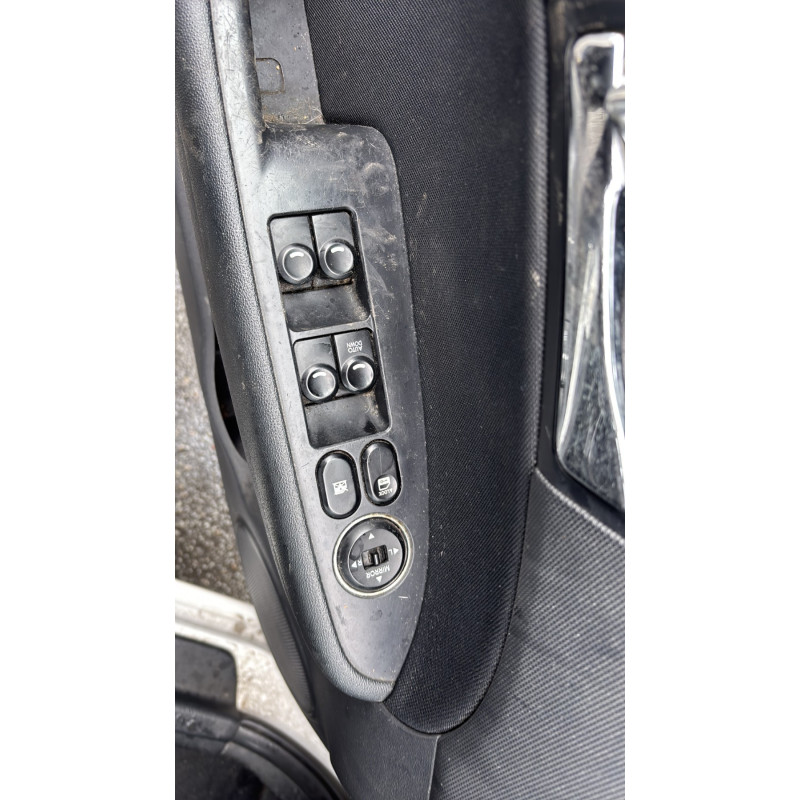 Interrupteur de leve vitre avant droit HYUNDAI I 30 1 Photo n°16