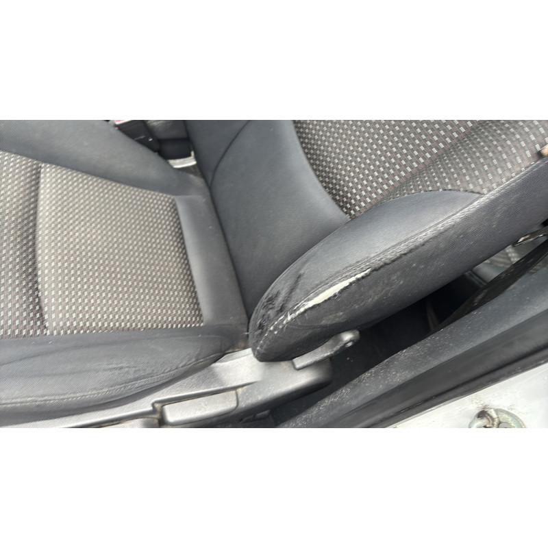 Interrupteur de leve vitre avant droit HYUNDAI I 30 1 Photo n°18