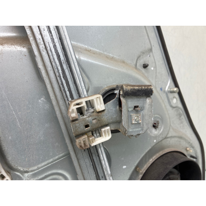 Leve vitre electrique avant droit HYUNDAI I 30 1 Photo n°5