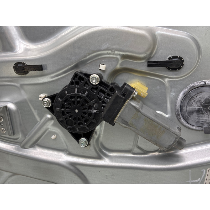 Leve vitre electrique avant droit HYUNDAI I 30 1 Photo n°6