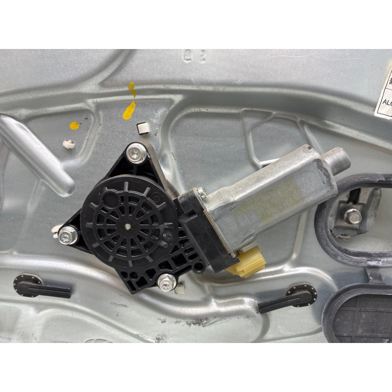 Leve vitre electrique avant gauche HYUNDAI I 30 1 Photo n°4