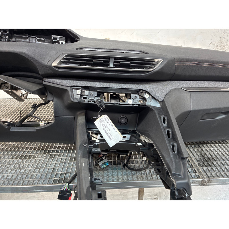 Planche de bord complete PEUGEOT 3008 2 Photo n°1