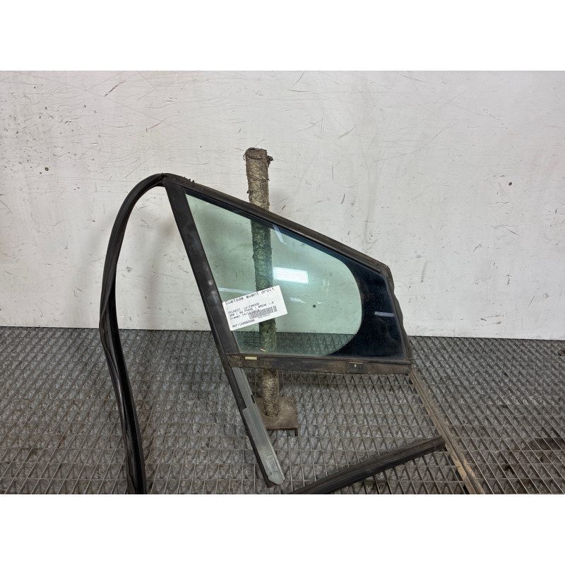 Custode avant droit (porte) PEUGEOT 308 1 SW Photo n°2
