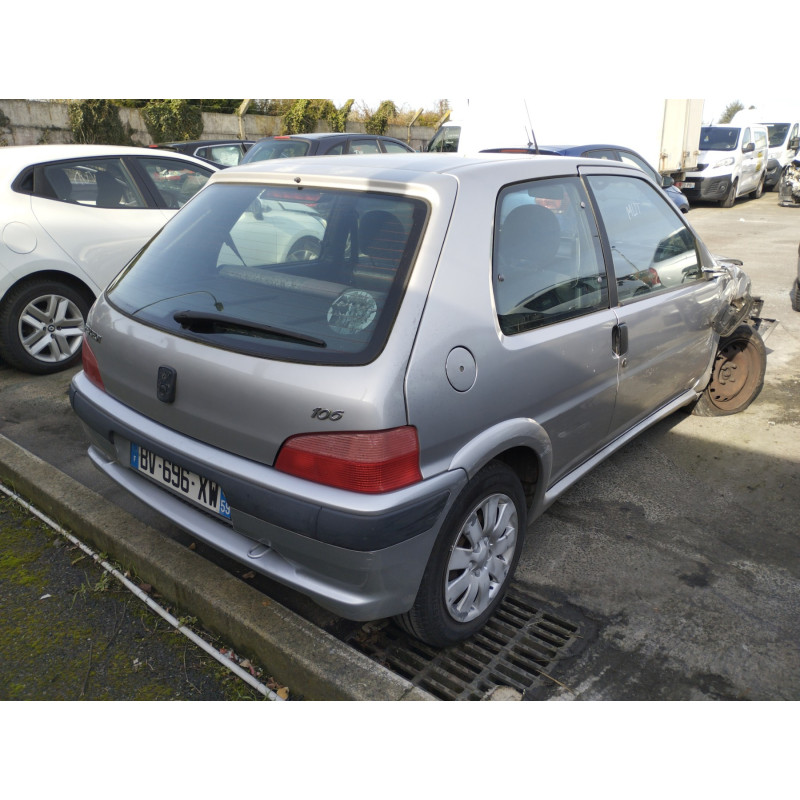 Poignee interieur avant droit PEUGEOT 106 Photo n°6