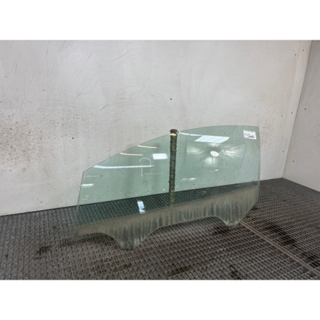 Vitre avant gauche FORD FIESTA 6