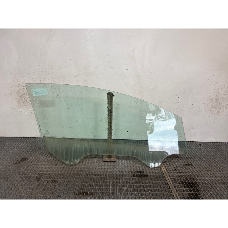 Vitre avant gauche FORD FIESTA 6 Photo n°3