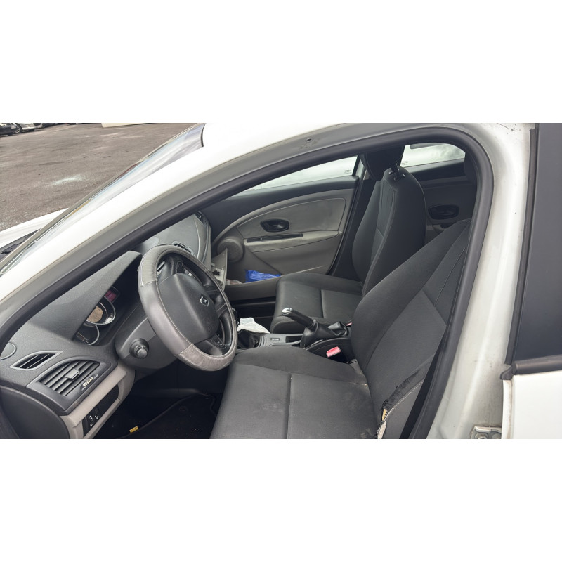 Custode arriere droit (porte) RENAULT MEGANE 3 Photo n°14