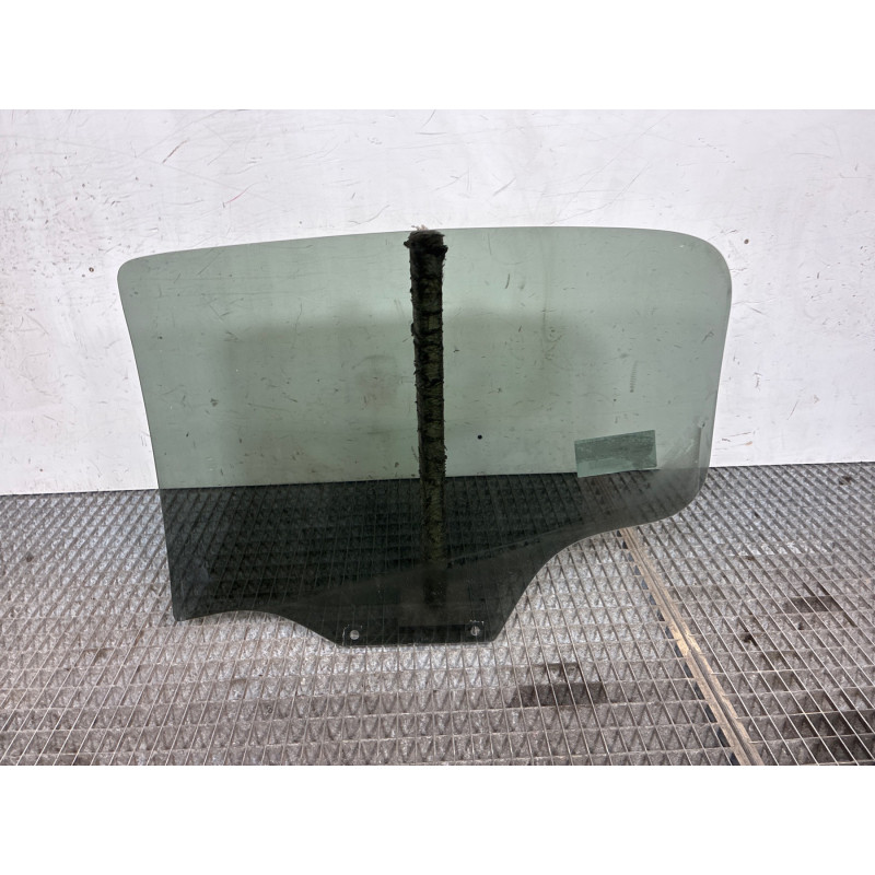 Vitre arriere droit PEUGEOT 207 Photo n°1