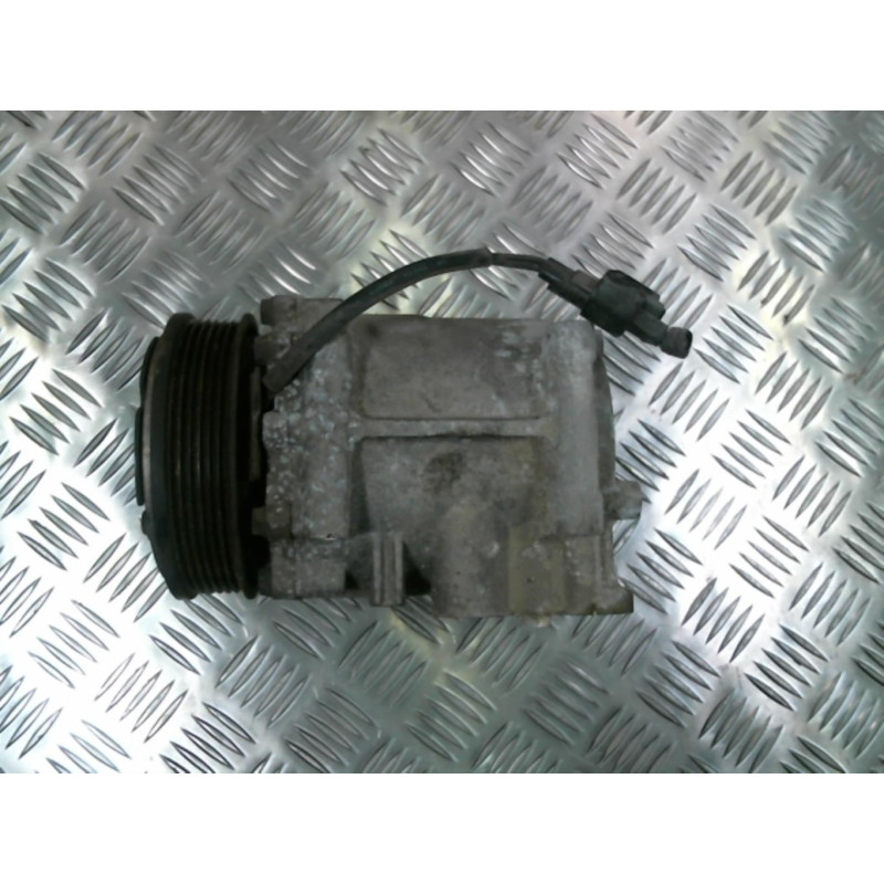 Compresseur clim FORD FIESTA 6 Photo n°3
