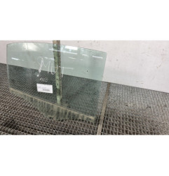 Vitre arriere droit MERCEDES CLASSE A 176
