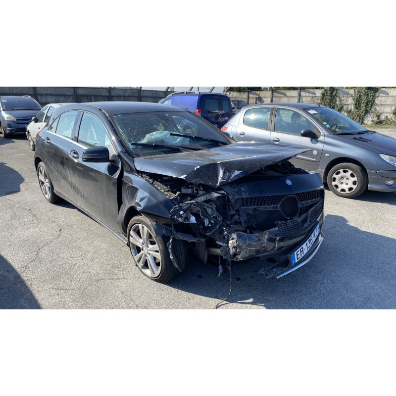 Vitre arriere droit MERCEDES CLASSE A 176 Photo n°6
